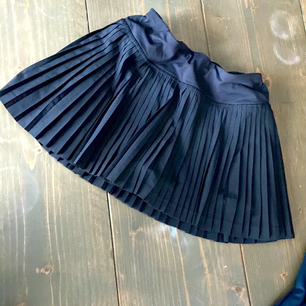 Lululemon tennis skirt. Size 6